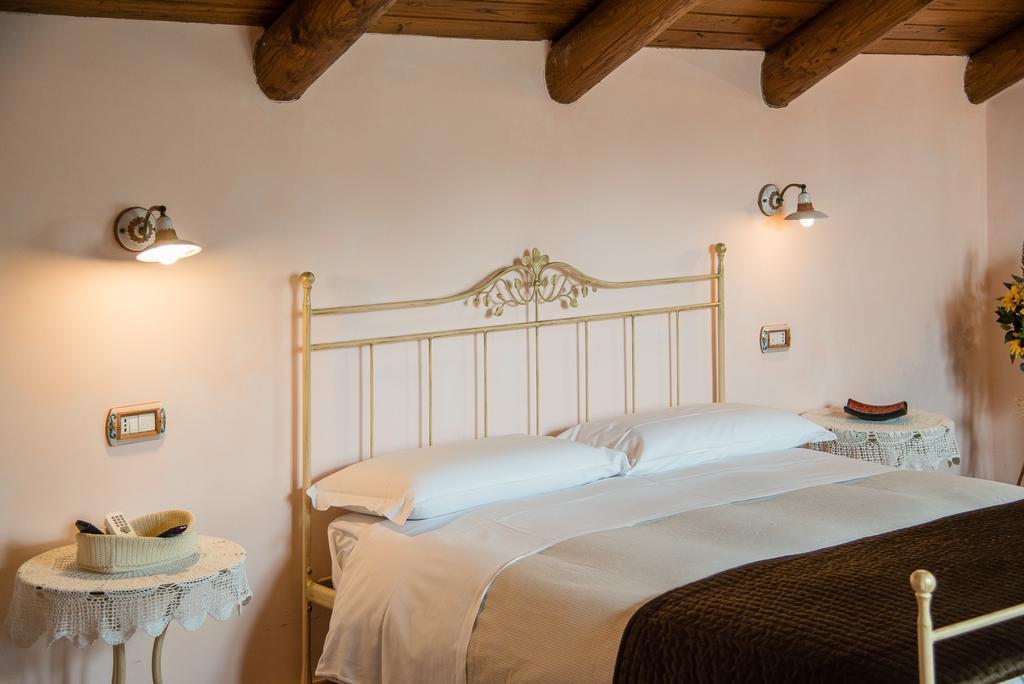B&B Beata Solitudo อาเจโรลา ภายนอก รูปภาพ
