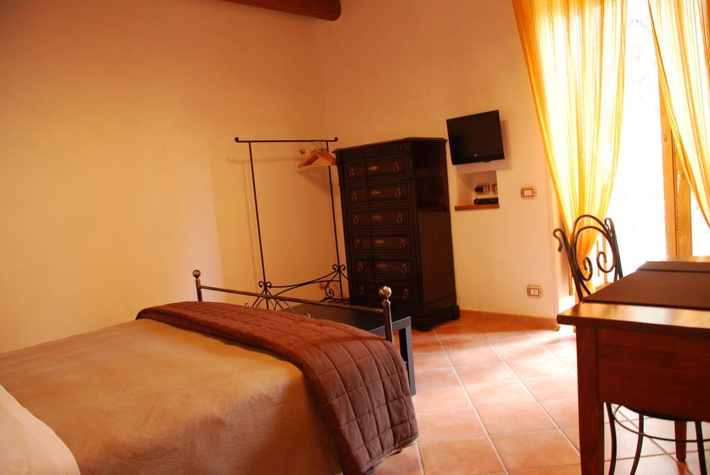 B&B Beata Solitudo อาเจโรลา ภายนอก รูปภาพ